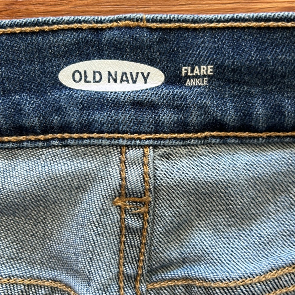 Old Navy Women's Flare Ankle Blue Jeans - Picture 2 of 9